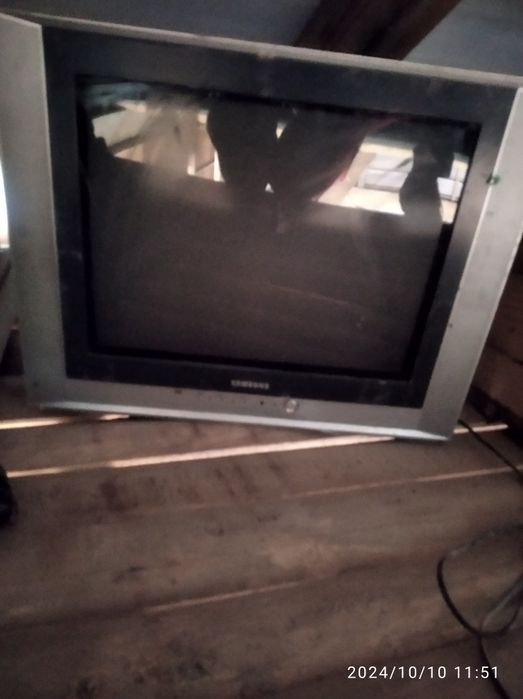 Телевізор, супутникова антена, тюнер