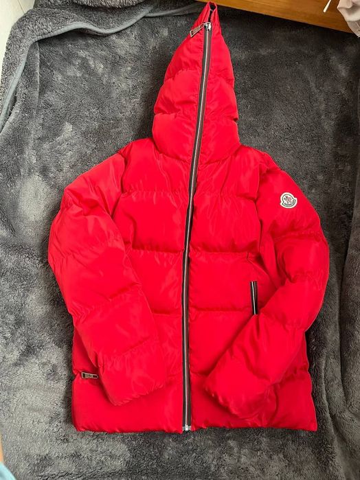 Курточка moncler