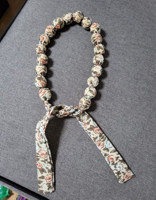 Korale obszyte materiałem