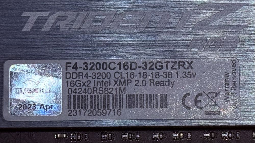 RAM G.Skill RGB DDR4 3200 C16D 32GTZRX.