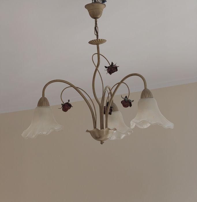 Wisząca lampa żyrandol beżowy róże