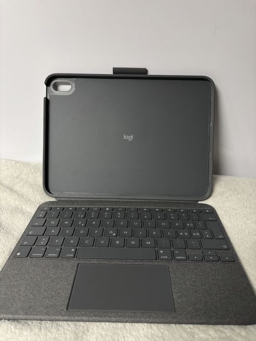 Etui z klawiaturą Logitech na iPad 10 gen Combo Touch