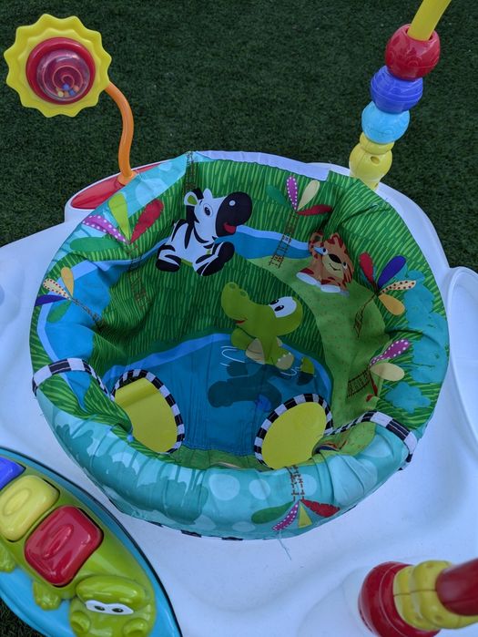 Bright Starts Bounce Bounce Baby | Pula-pula com atividades para bebé