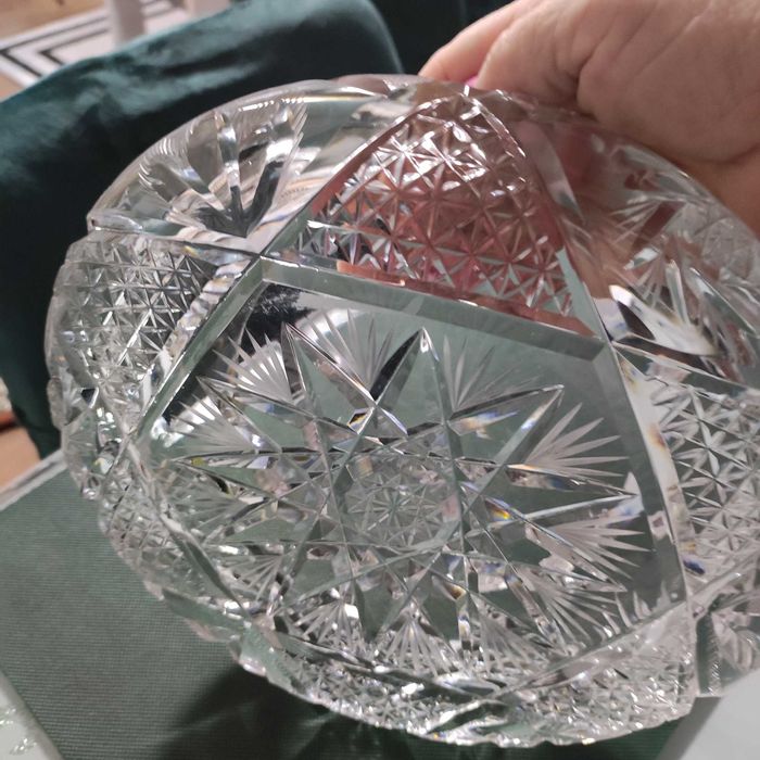 Do sprzedania unikatowe ,duże kryształy, popielnice, miski.