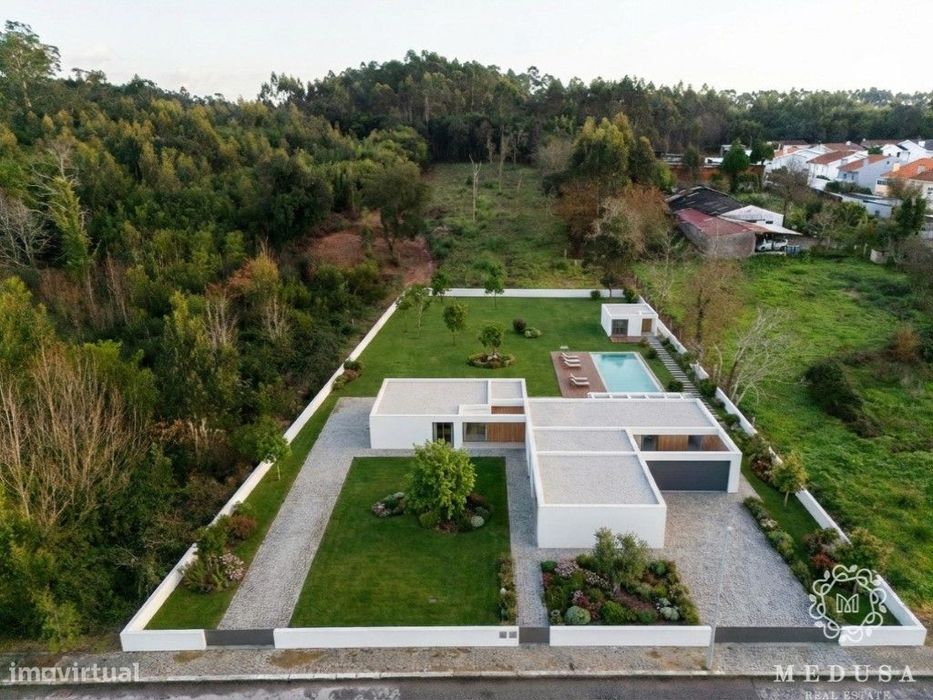 Terreno misto de 7000m2 a 10 minutos da praia