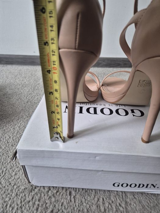 Damskie buty na szpilce