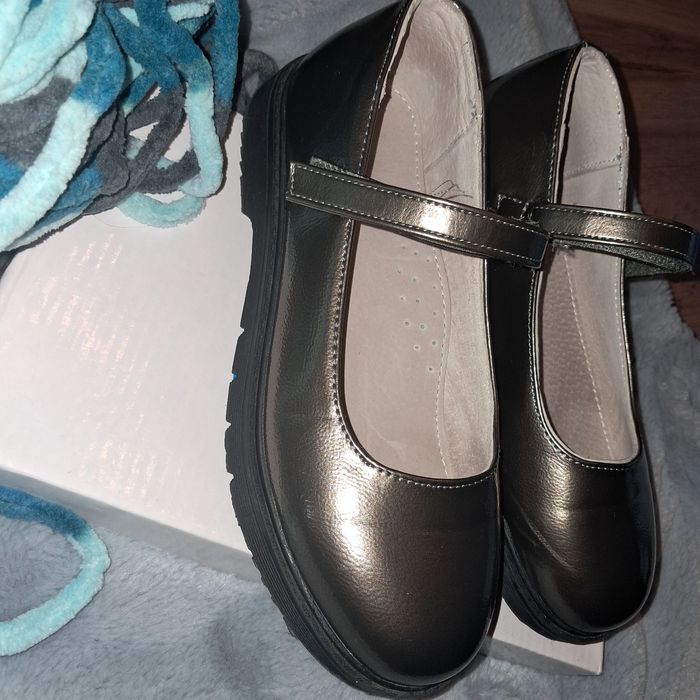 Buty pantofle baleriny  na galowo i na codzień  skóra 35