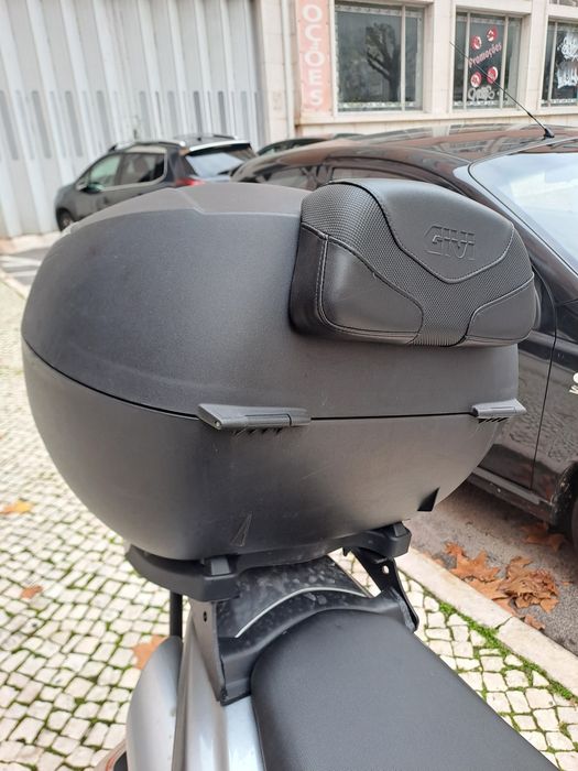 Top Case GIVI Suzuki GSR 600