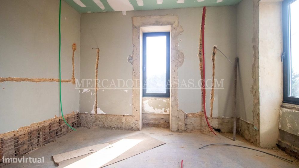Moradia com elevado potencial no centro de Avanca