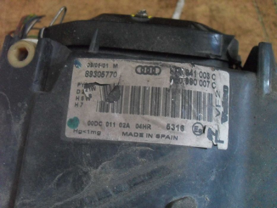 Lampa przednia kierowcy xenon audi a4 b6
