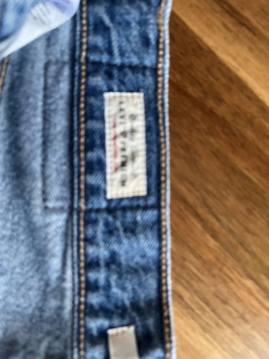 Джинси жіночі LEVI STRAUSS & CO