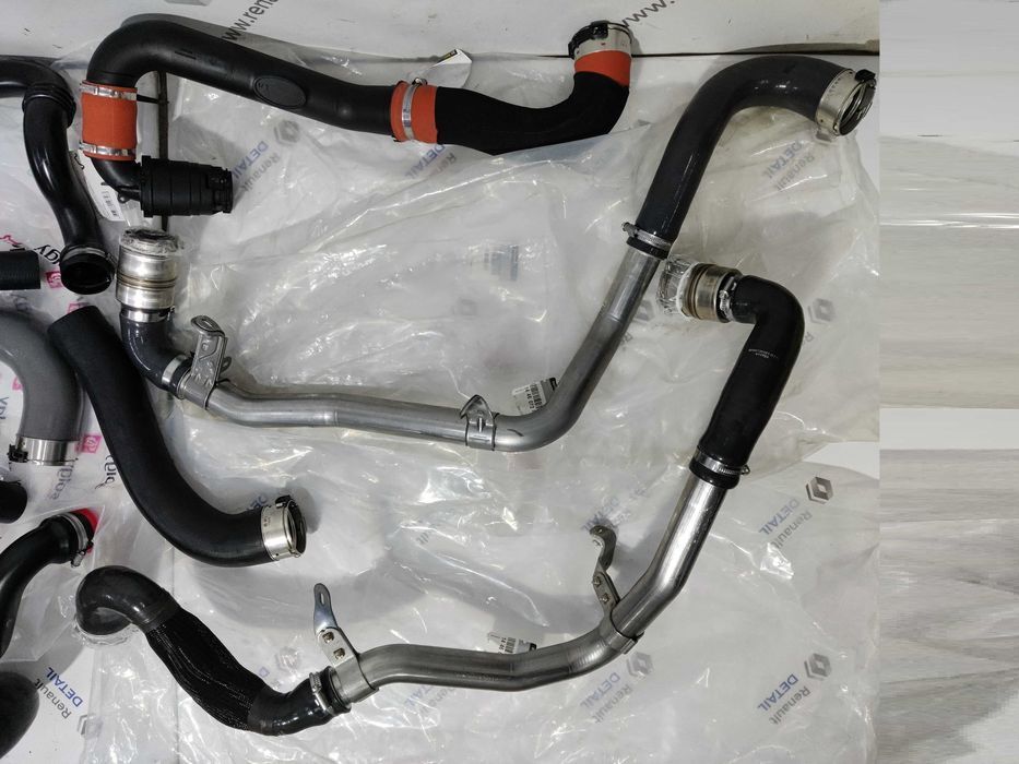 Патрубок інтеркулера Renault Master мастер  Opel Movano Nisan NV400