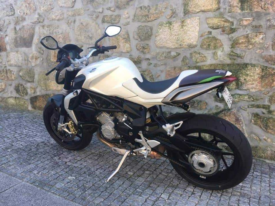 Moto MV Agusta Brutale 675. Irrepreensível