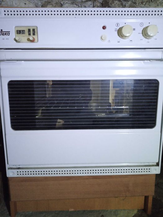 Вбудована електро-духова шафа Teka HE-610