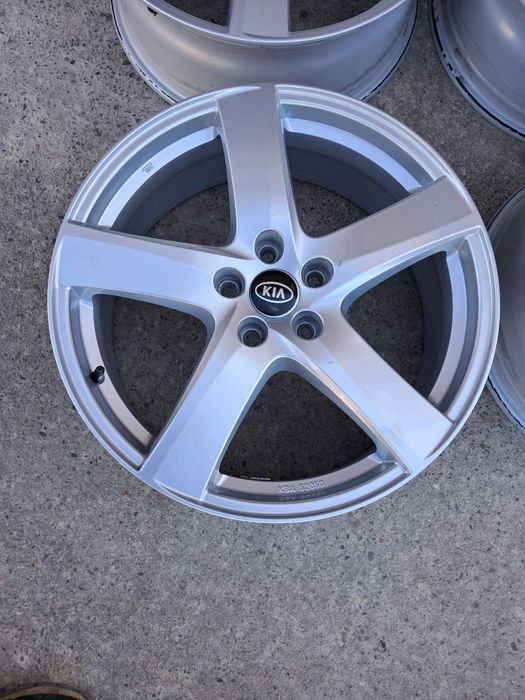 Диски 5 * 114.3 * R19 Alutec KIA HYUNDAI Toyota колісні диски 5 114.3 19 на різні моделі машин