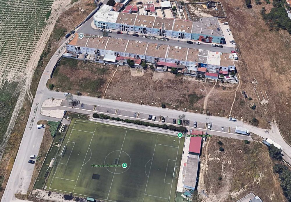 Urban plot of 182 m² in Sarilhos Pequenos