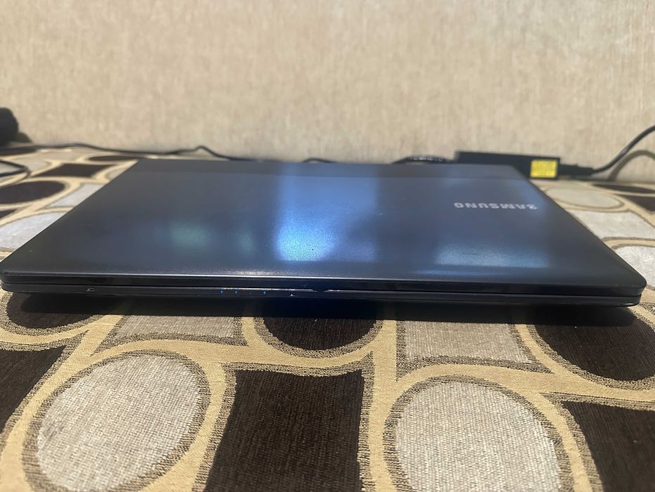 Laptop Samsung NP300E5C 15,6" i5-3210M GT620 Ram 8GB SSD+HDD Win11