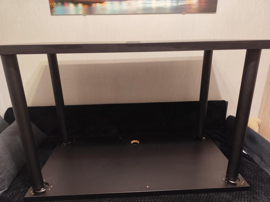 Dwa biurka gamingowe