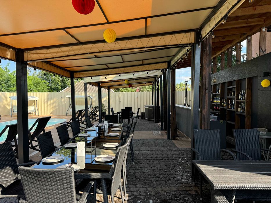 Подобова оренда великого будинку в Києві. НР Вільно, Банкетна зала