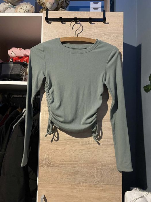 Zielony crop top na dlugi rękaw