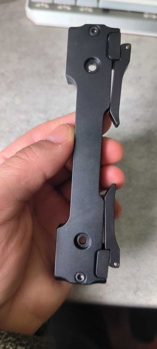 Montaż szybki Łuszczek na szynę picatinny