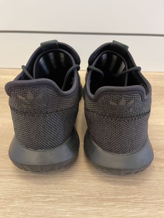 Adidas tubular pretos