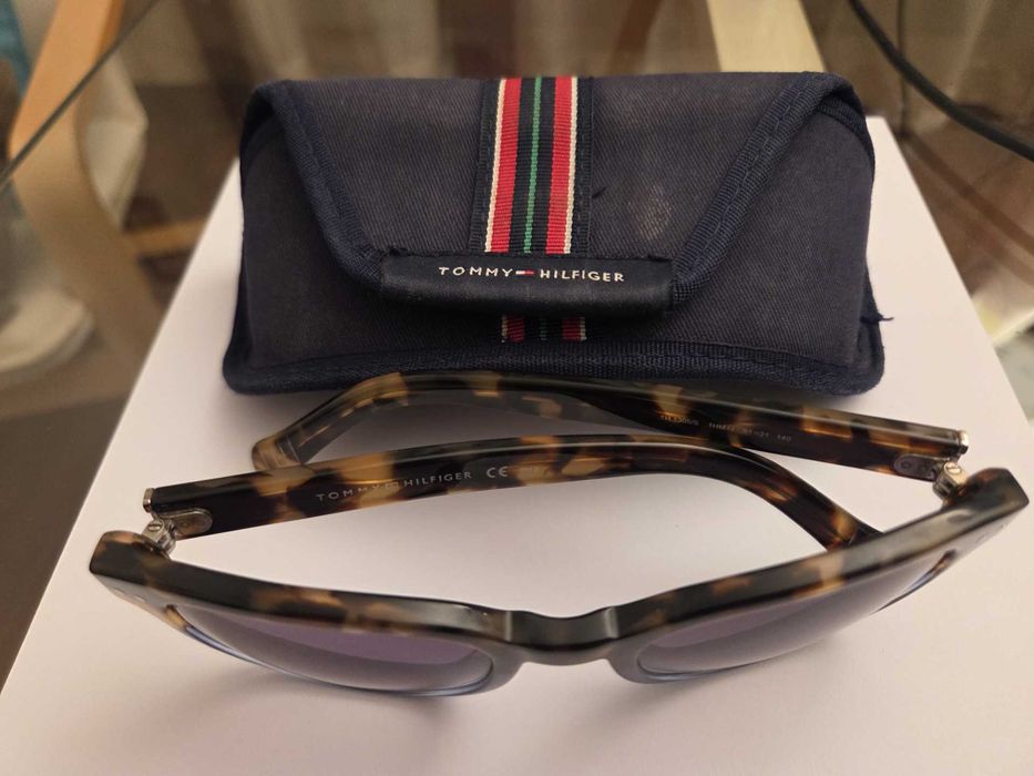 Óculos de Sol Tommy Hilfiger