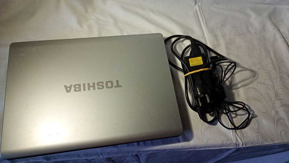 Ноутбук для студента або школяра Toshiba Satellite L300-15V