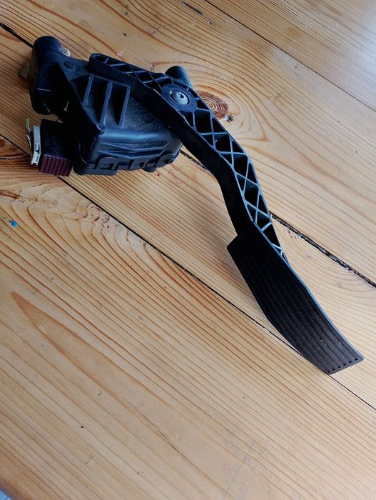 Pedał gazu potencjometr opel astra