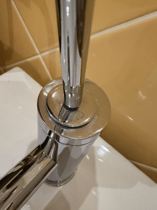 Bidé com torneira
