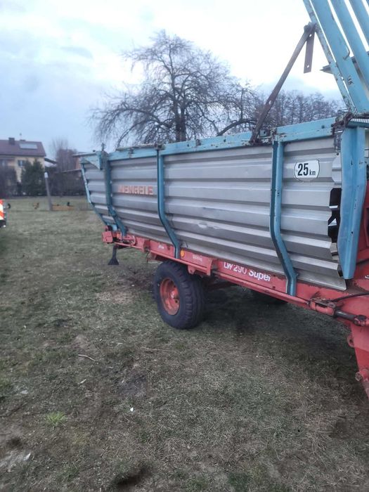 Przyczepa samozbierająca mengele
