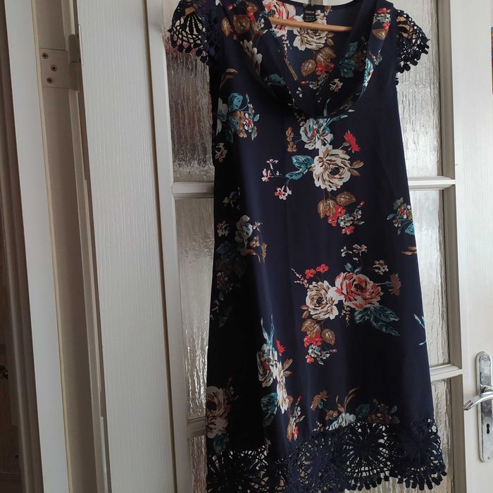 Sukienka shein, xs,s, granatowa w kwiaty,