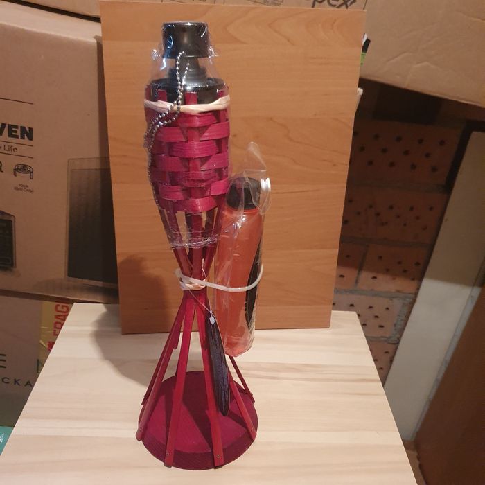 Pochodnia olejowa lampion z kolorowym płomieniem.Olej i knoty zapasowe