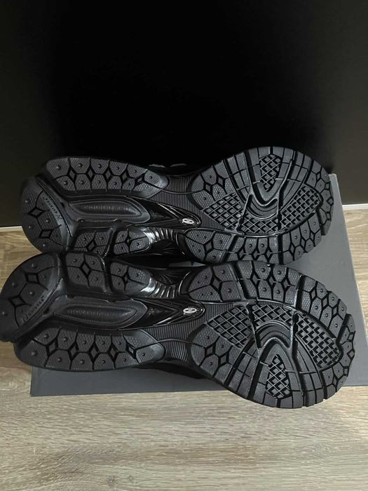 Buty Sneakersy New Balance M2002WB rozmiar-45