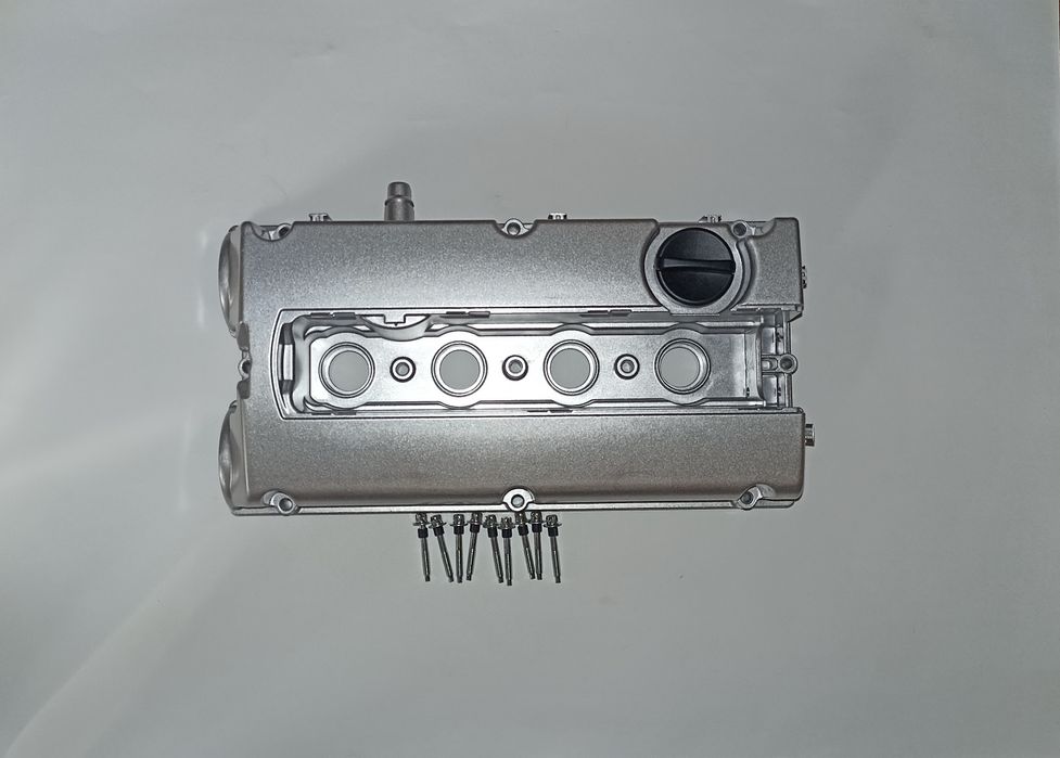 Крышка клапанов ГБЦ Z16XEP Z16XE1 OPEL Astra Zafira Meriva-A Vectra-C
