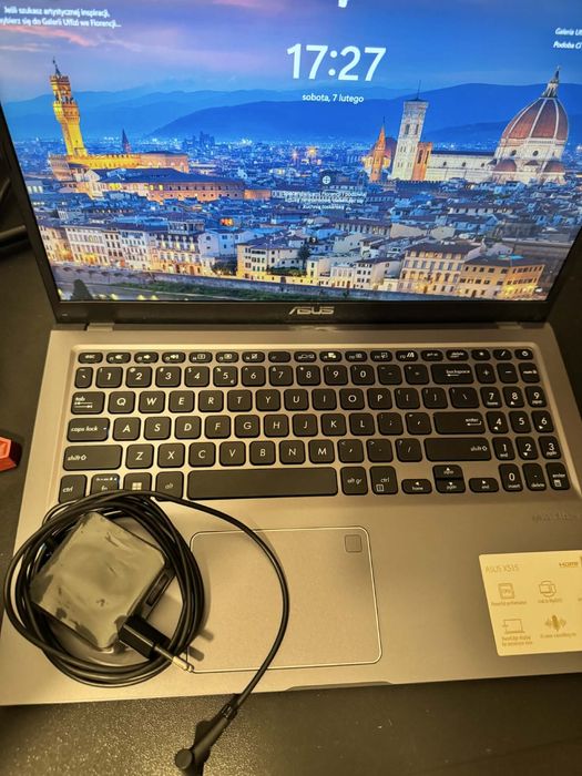 Laptop ASUS VivoBook X515EA / i5 / 16GB RAM / 1TB SSD