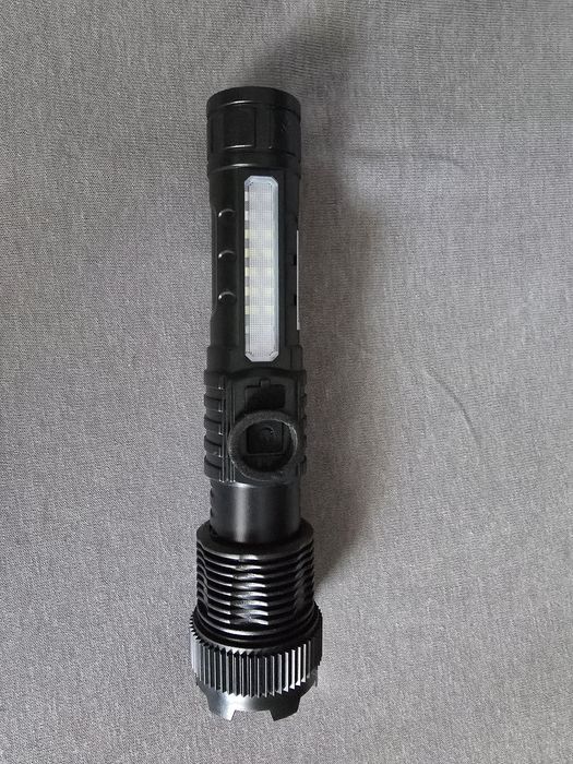 Mocna  latarka akumulatorowa taktyczna LED, 7 trybów, ładowanie USB