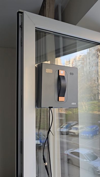 Оренда робота для миття вікон