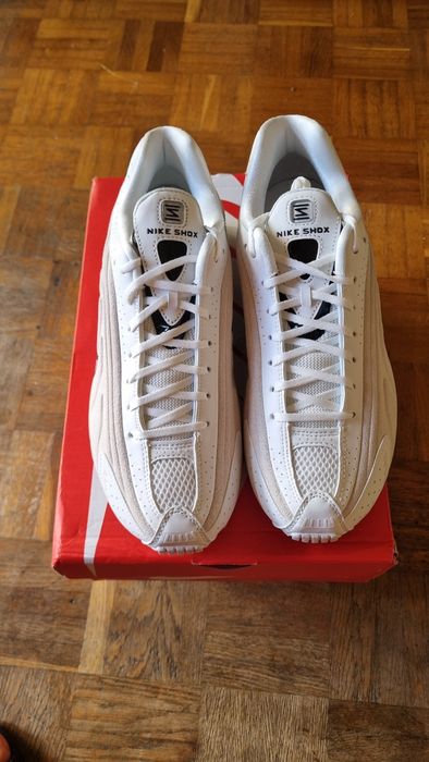 Ténis Nike Shox R4 Branco/Preto - Novos na Caixa (Tam 42)