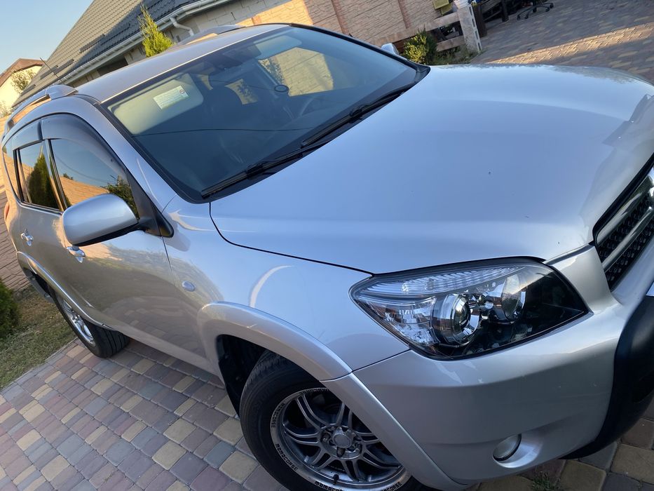 Продам Toyota Rav4