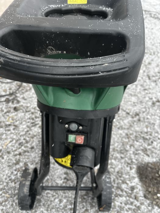 Полрібнювач  гілок дисковий  2.5квт