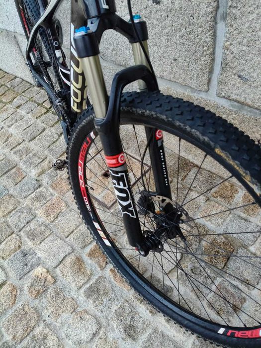 Bicicleta Focus Raven carbono  Roda 29
