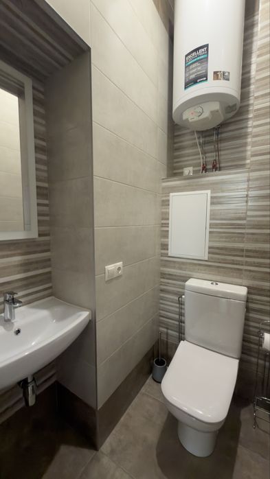 Продам 3к квартирус немонтом  в клубном доме!Центр