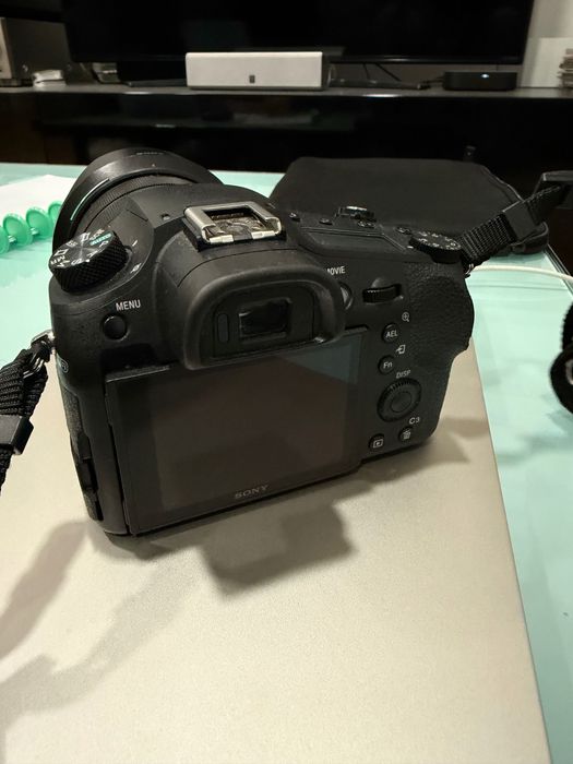 Sony RX10 IV + Caixa e acessorios