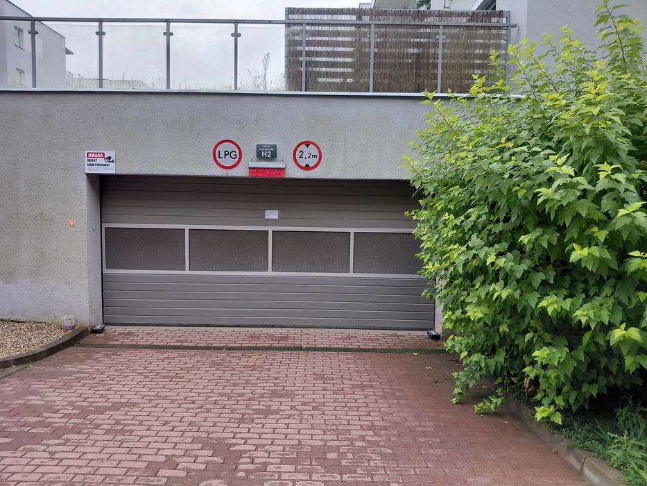 Sprzedam garaż nowy ul.Suwalska