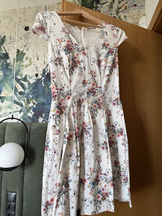 Sukienka w kwiaty