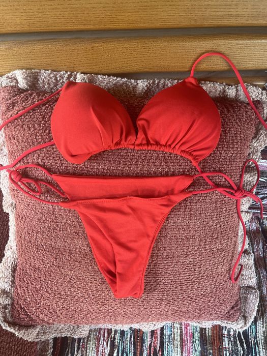 Модне яскраве нове міні бікіні червоне на завязках