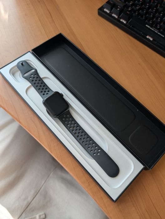 Aple watch Nike SE