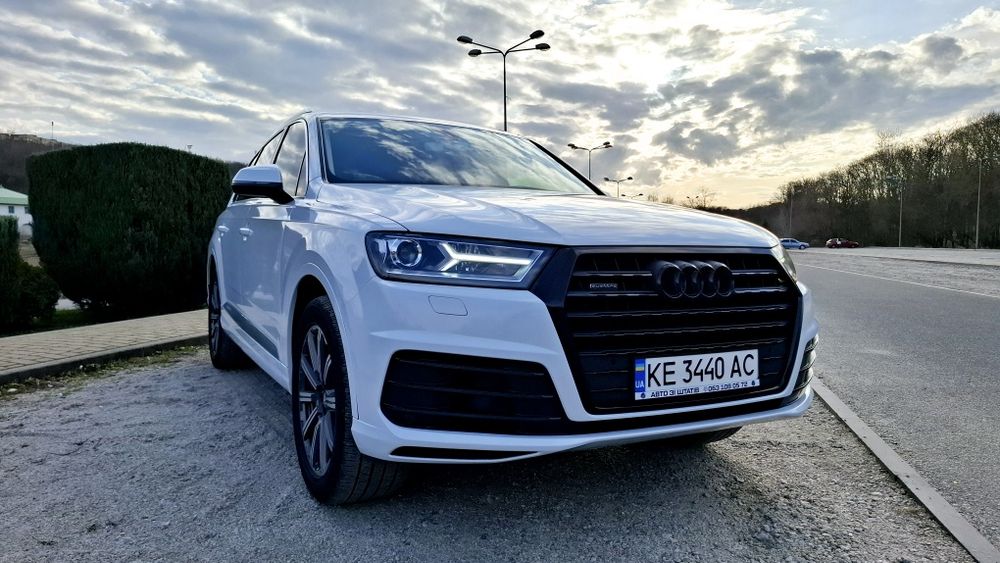 Продам Ауди Q7 m