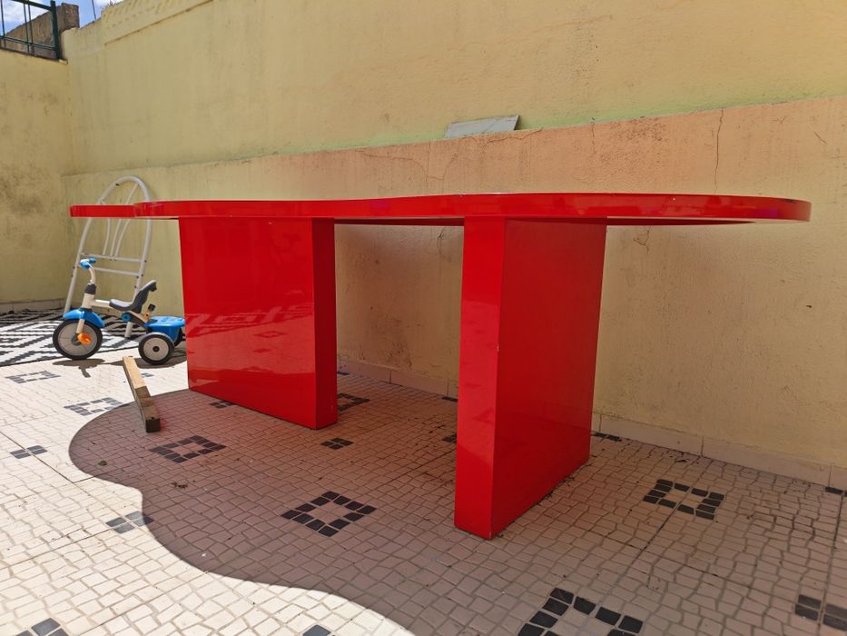Linda Mesa Vermelha L